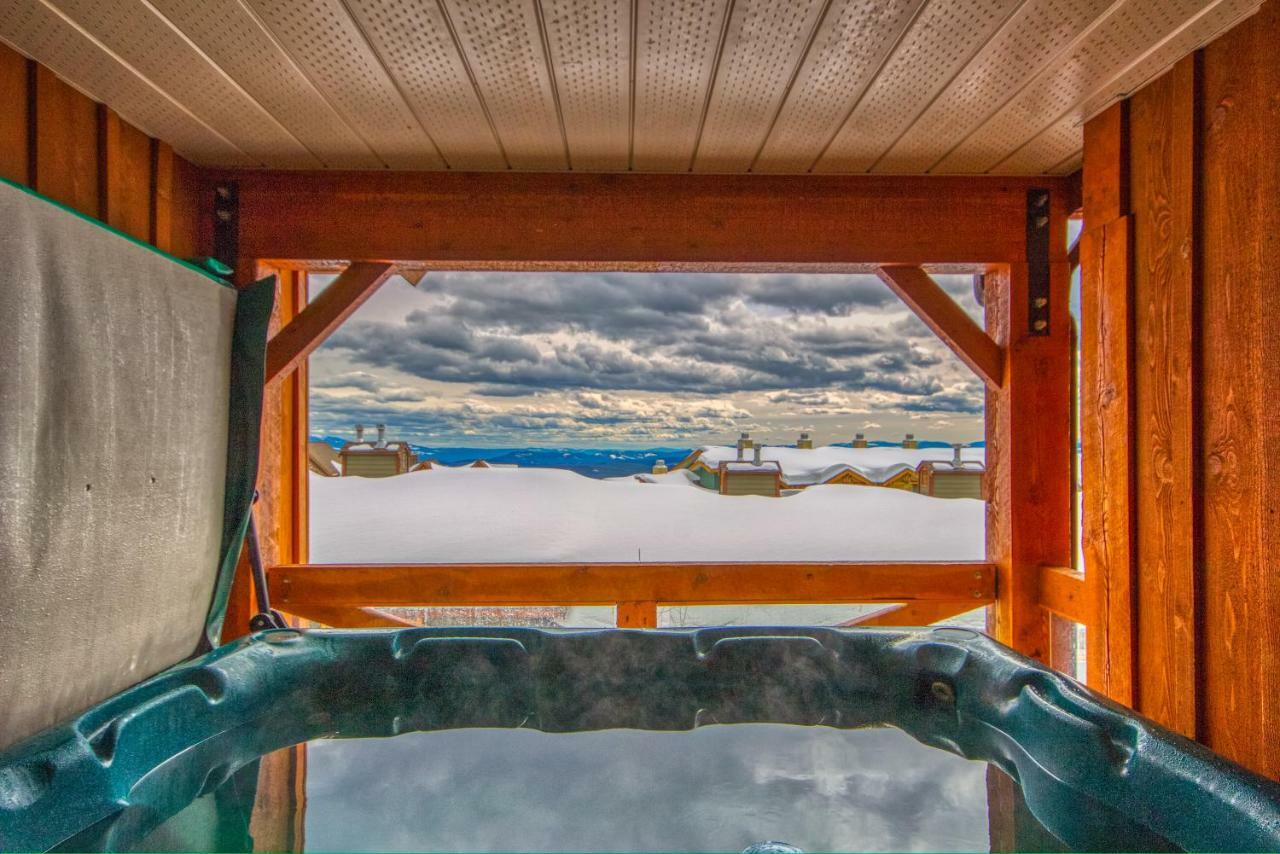 3 Bedroom 3 Bath Ski In Ski Out With Private Hot Tub Big White Ski Resort Екстер'єр фото